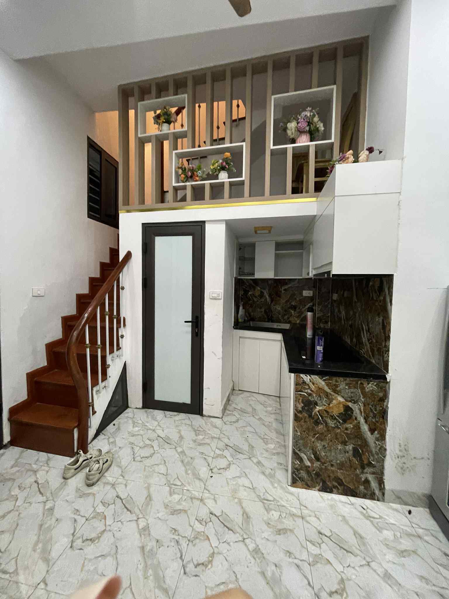Cho thuê nhà ngõ chợ Khâm Thiên, 4 tầng x 20m2, 3 ngủ, 10 Triệu cho đóng 1 cọc 1 - Ảnh 2
